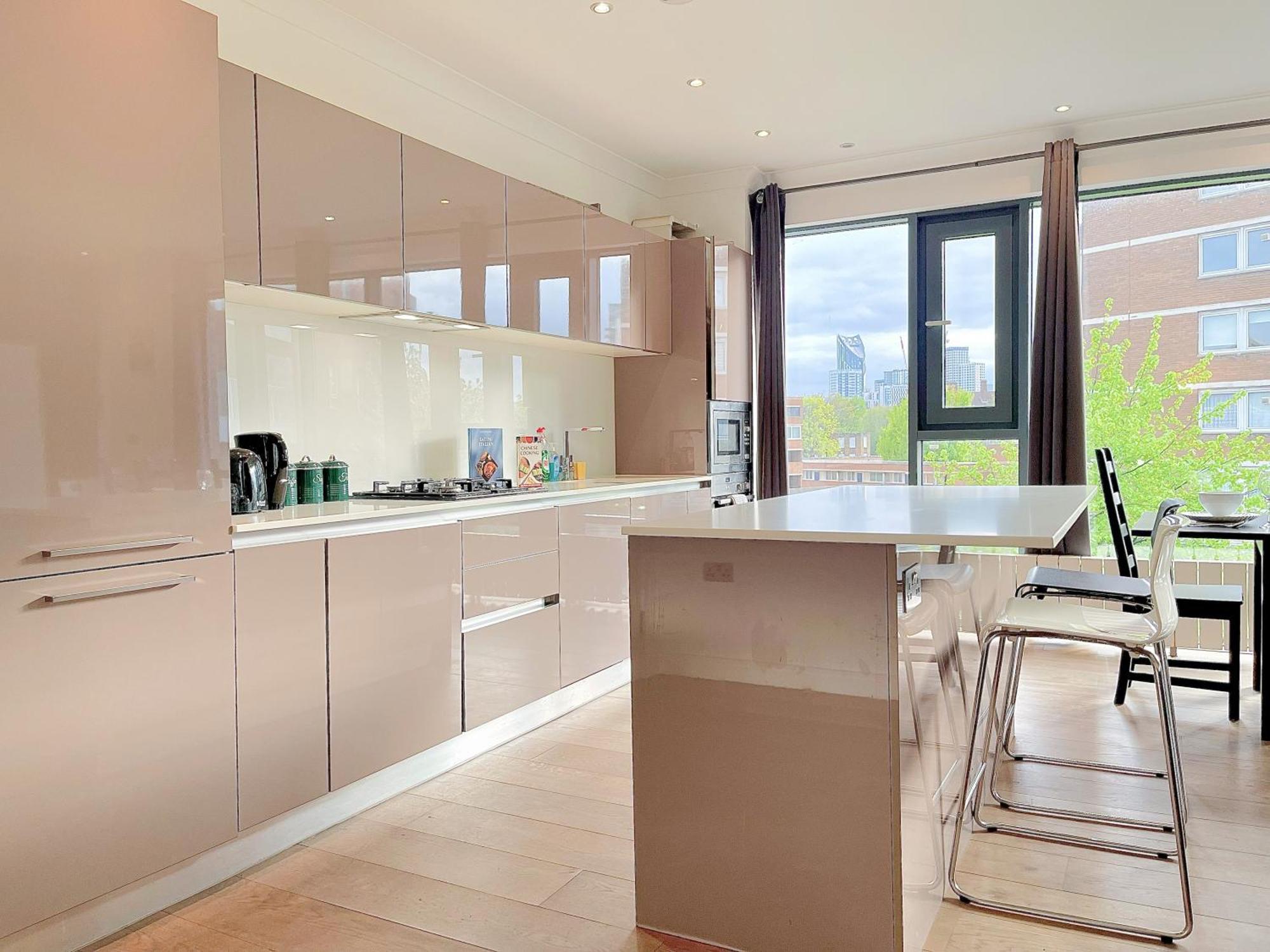 Apartamento Sleek 3-bedroom Flat With Lift & Wi-fi In Southwark, Borough Near The Shard *